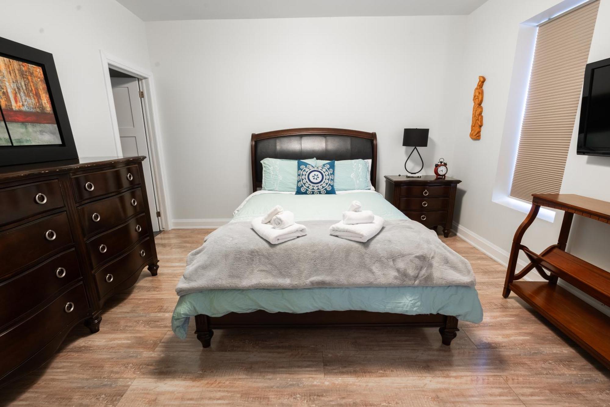 Spacious 3 Bedroom Apartment In Heart Of Niagara Thorold Exterior foto